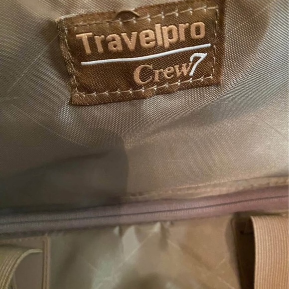 TravelPro Crew7 Light Brown 15 1/2W by 22L CARRY-ON MEDIUM LUGGAGE. - Picture 3 of 16